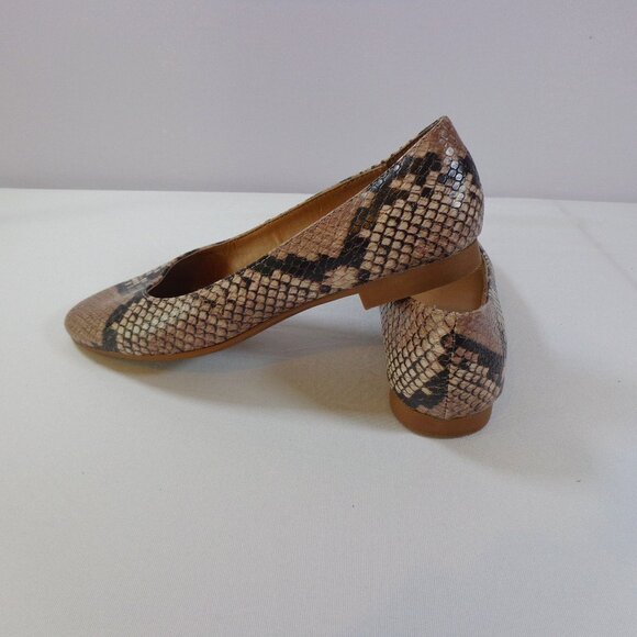 Steve Madden Danni Flats Tan Snakeskin Faux Leather Round Toe Slip On Size 5 EUC - Picture 2 of 7